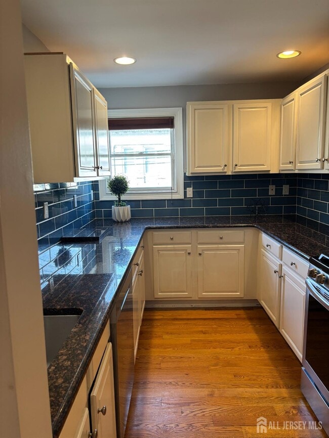 Building Photo - 112 N Broadway