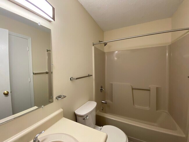 Building Photo - 119 Eastern Ave