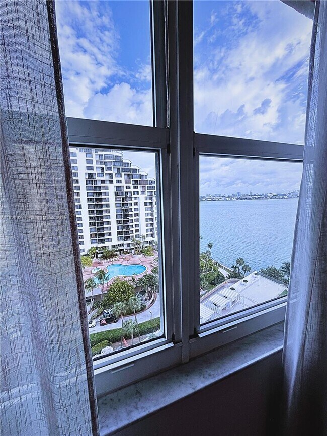 Building Photo - 770 Claughton Island Dr