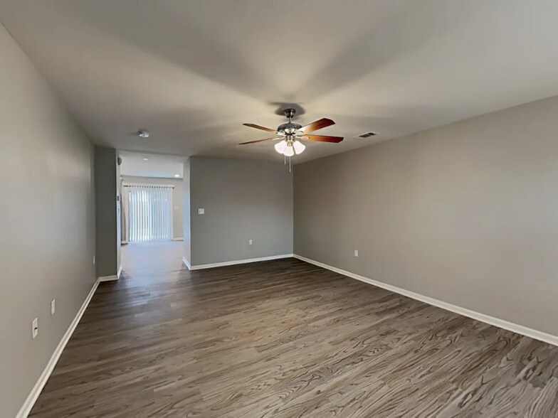 Building Photo - 345 Hunslet Cir