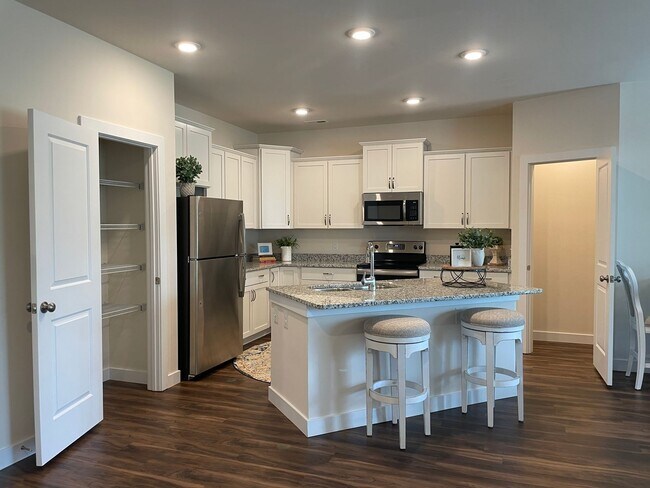 Building Photo - Heron | 3 Bed 2.5 Bath | Garage | 1800 sf | from $2759 All-Inclusive Rent Pricing | 6, 7, 8, 9, 1...