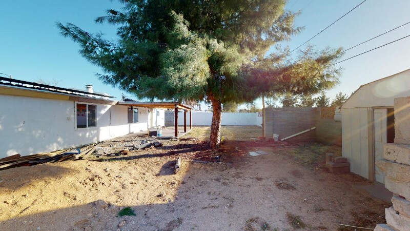 Building Photo - 3233 N El Tovar Ave