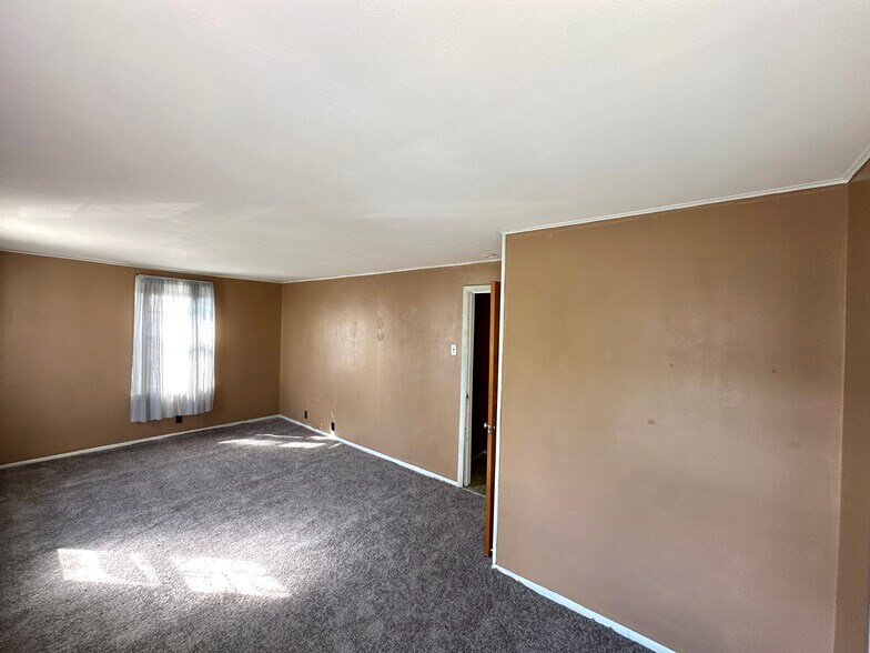 Building Photo - 110 W Chartes St