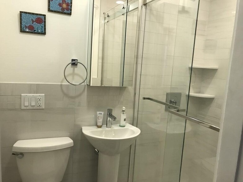 Building Photo - 237 Winchester St