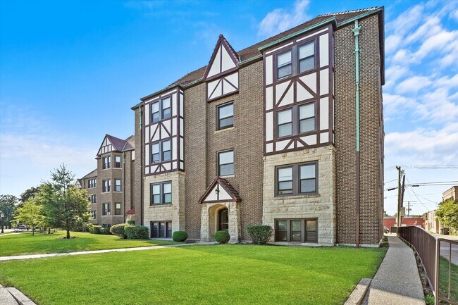 Building Photo - 32 Lawton-1