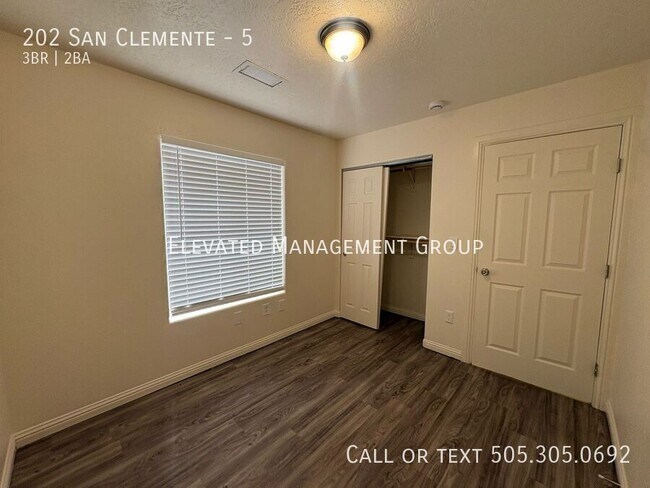 Building Photo - 202 San Clemente Ave NW