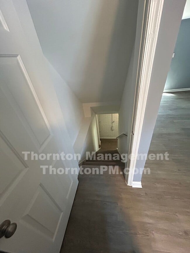 Building Photo - Culpeper Newly Renovated Townhouse