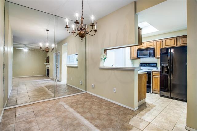 Building Photo - 8601 Park Ln