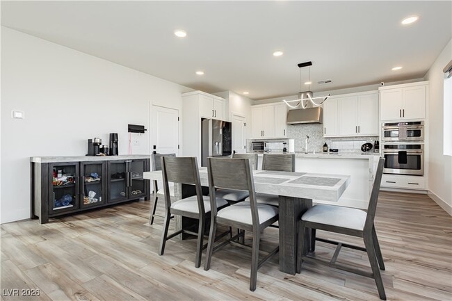 Building Photo - 6124 Redstone Hls Dr