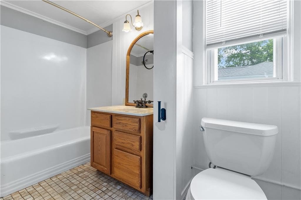 Building Photo - 291 Maple Ave