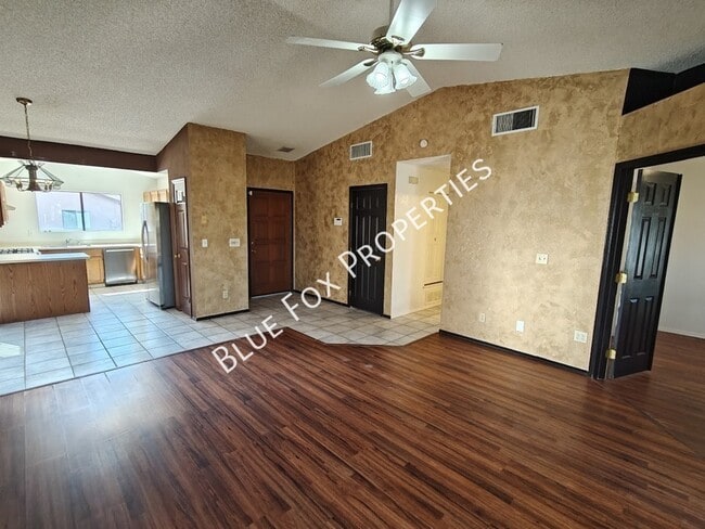 Building Photo - 9073 N Tiger Eye Way