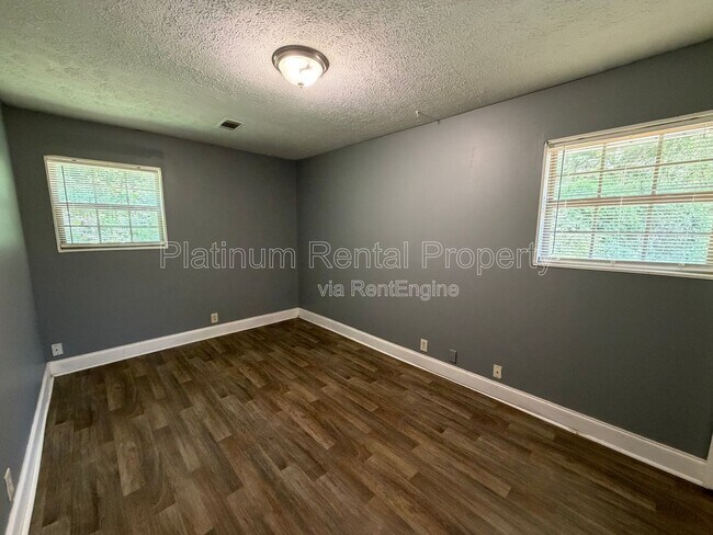 Building Photo - 1512 Waverly Way
