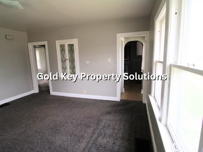 Building Photo - 2 BR 1 BA House with 2 Covered Porches and Huge Garage (NO SECTION 8)