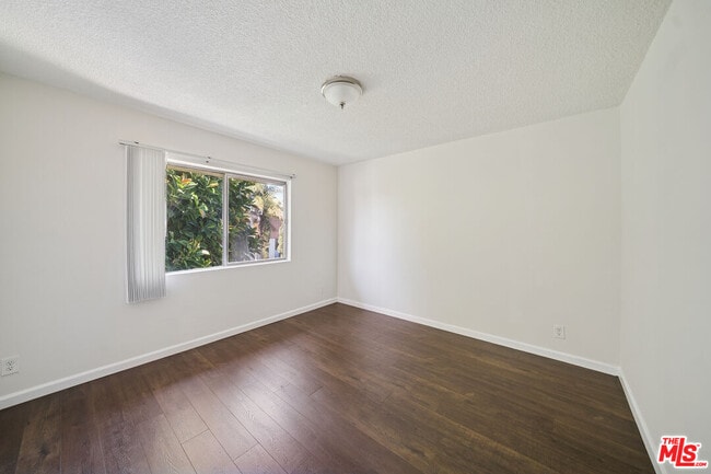 Building Photo - 2038 S Holt Ave