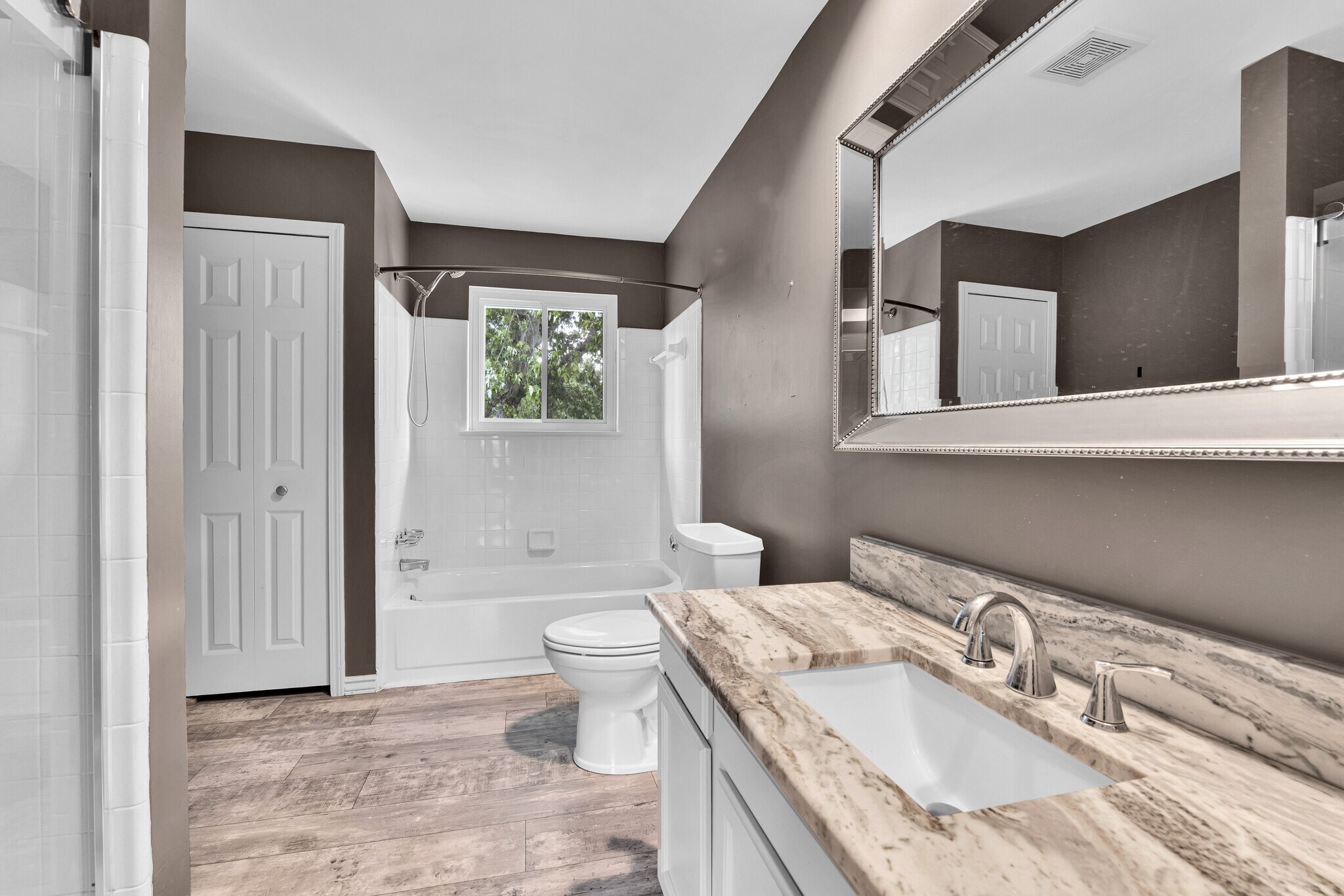 Building Photo - 34572 Bunker Hill Dr
