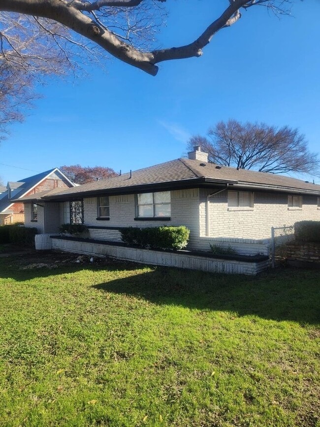 Building Photo - Spacious 4BR House in Dallas