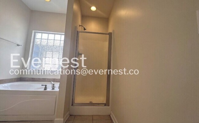 Building Photo - 273 Oxmoor Pl