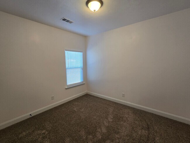 Building Photo - 306 Brickyard Creek Ct