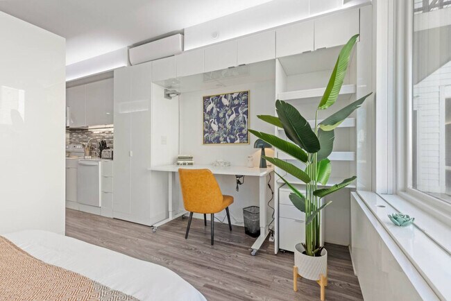 Building Photo - 12607 Larchmere Blvd