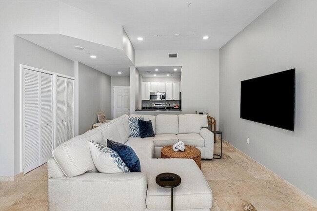 Building Photo - 255 Evernia St