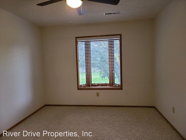 Building Photo - 4 br, 2.5 bath House - 3355 San Fernando C...