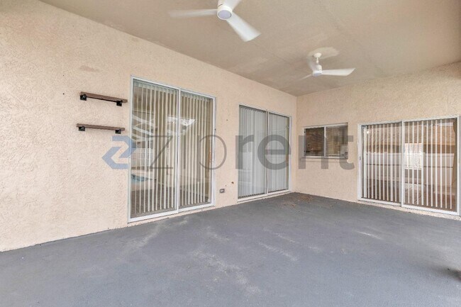 Building Photo - 2012 Dumont Dr