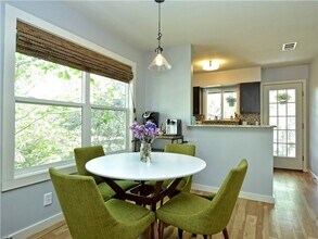 Building Photo - 1513 Travis Heights Blvd