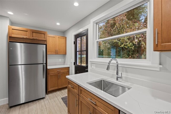 Building Photo - 122 Liberty Ave