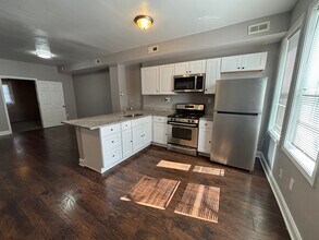 Building Photo - 4 Bedrooms