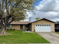 Building Photo - COMING SOON! Beautiful 3/2 in Sacramento! ...
