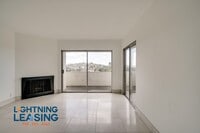 Building Photo - 3947 Los Feliz Blvd
