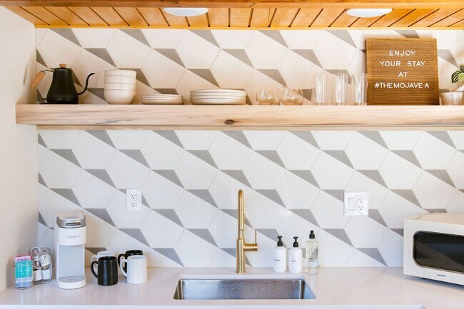 Building Photo - Fully Furnished Modern Mountain Cabin in Wrightwood 2 bedroom 1 bath
