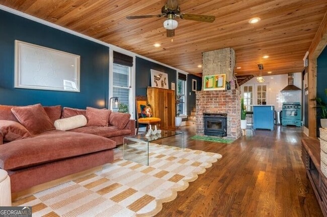 Building Photo - 154 Savannah St SE