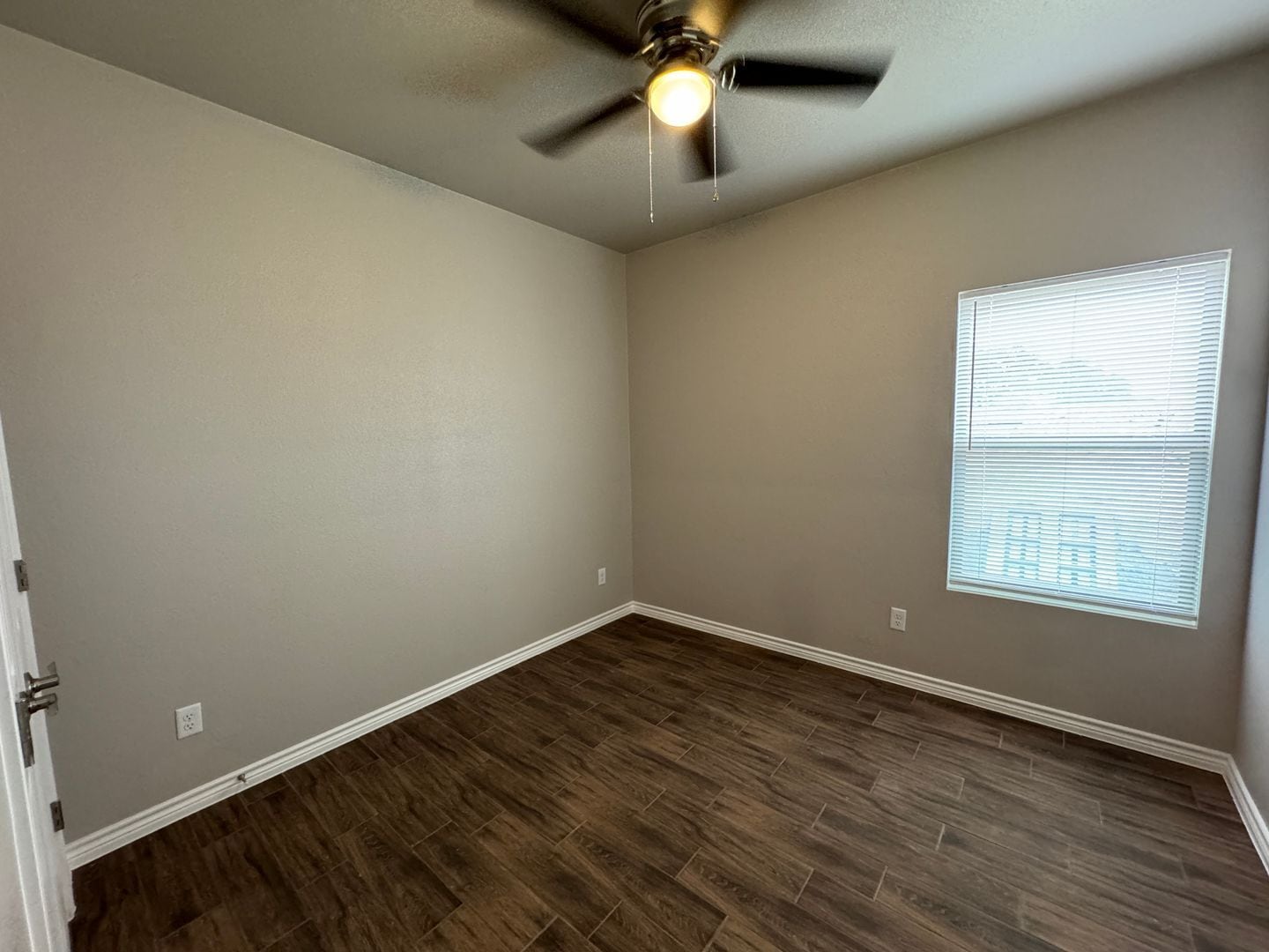 Building Photo - 5403 Rose Gdn Lp