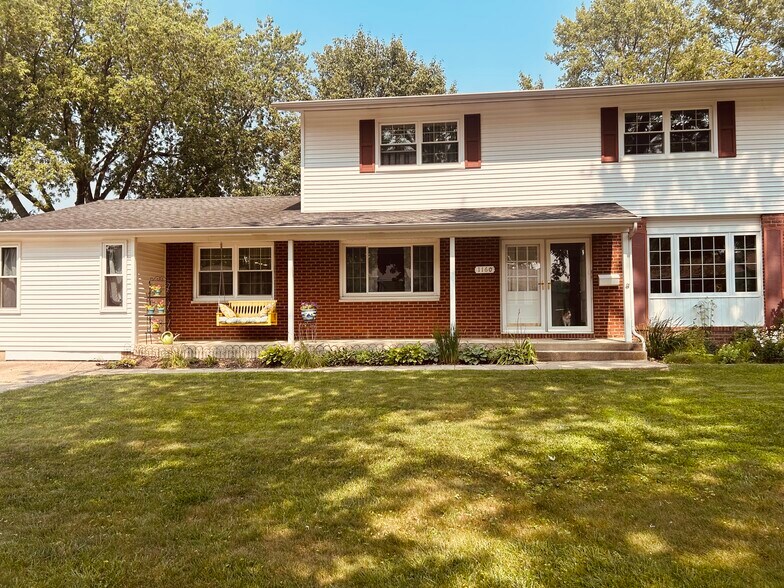 Building Photo - 1160 E Paddock Dr