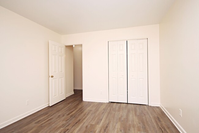 Building Photo - Brick Duplex With Convenient Rio Rd Location