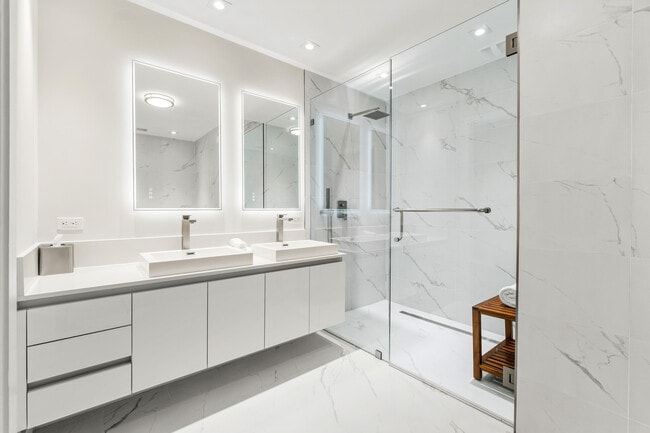 Building Photo - 3100 N Ocean Dr