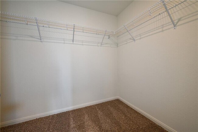 Building Photo - 252 Mount Vernon Way