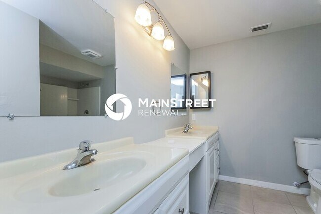 Building Photo - 3 Bedroom Pet-Friendly Home in Kissimmee, FL with Main Street Renewal