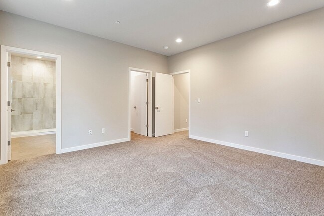 Building Photo - Like New!  Upgraded finishes Throughout!  ...