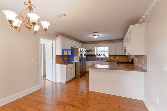 Building Photo - 105 Channing Cir