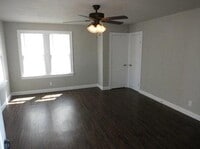 Building Photo - 3113 Benelva Dr