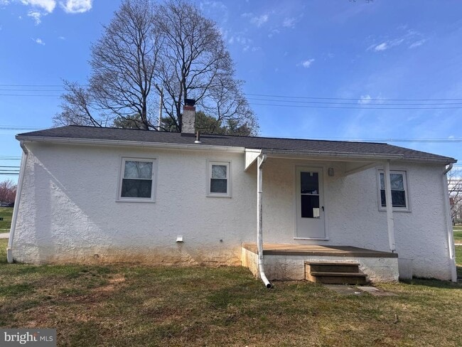 Building Photo - 1212 W King Rd