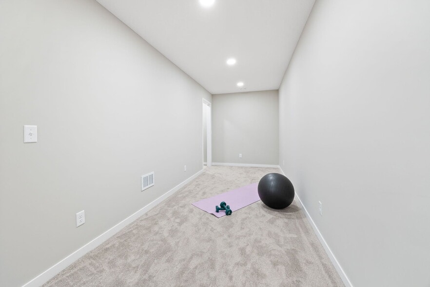 Building Photo - 1270 Lake Susan Hills Dr
