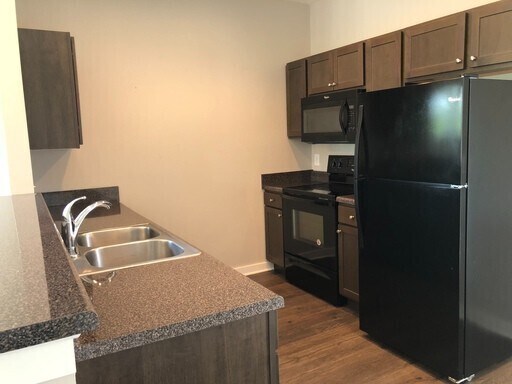 Building Photo - 2348 Zermatt Ave