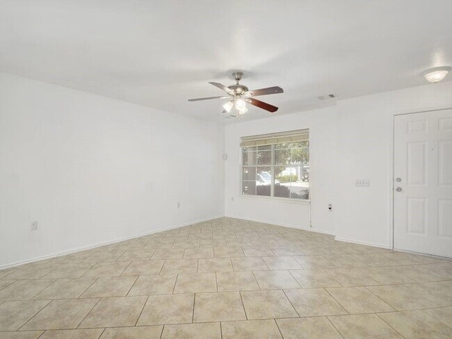 Building Photo - 13600 Briarcreek Loop