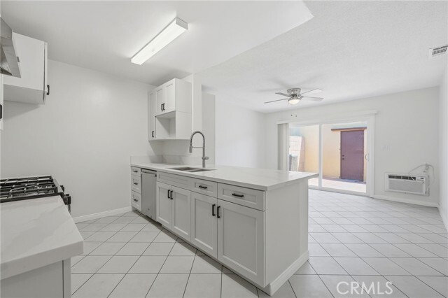 Building Photo - 1531 E La Palma Ave
