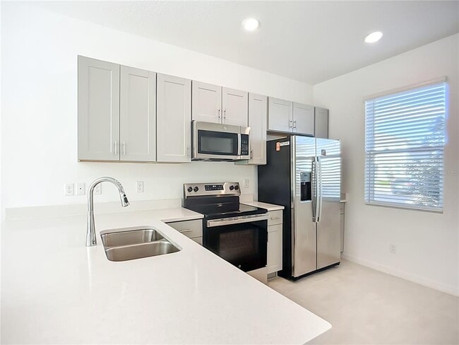 Building Photo - 16642 San Nicola Pl