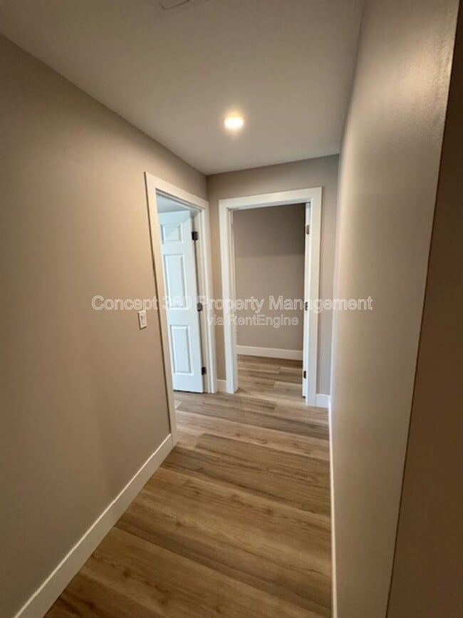 Building Photo - 1421 Obispo Ave