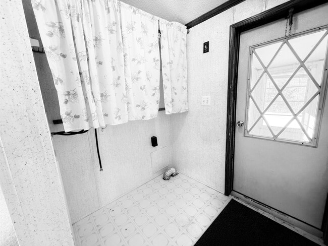 Building Photo - 531 Daniel Webster Hwy